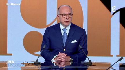 VIDEO. "19h le dimanche". "C'est un budget injuste en l'état actuel", estime Bernard Cazeneuve