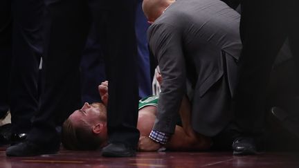 Gordon Hayward est au sol (GREGORY SHAMUS / GETTY IMAGES NORTH AMERICA)