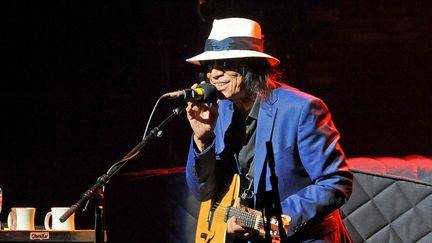 Le chanteur Sixto Rodriguez lors d'un concert à Austin (Texas), le 23 juin 2015. (MANUEL NAUTA / NURPHOTO / AFP)