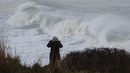 L'&icirc;le de Sein (Finist&egrave;re) fait les frais de la conjonction du vent et des fortes mar&eacute;es (MAXPPP)