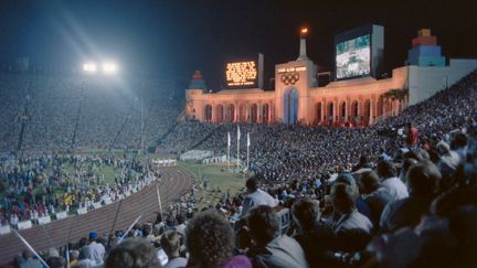 12 août 1984, il y a 40 ans : la cérémonie de clôture des Jeux olympiques d'été dans le stade du Coliseum de Los Angeles. (Illustration) (MICHAEL MONFORT / MICHAEL OCHS ARCHIVES / GETTY IMAGES)