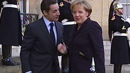 sarkozy et Merkel, au sommet de Paris le 24 novembre 2008 (© France 2)