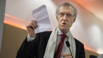 Le président de Radio Courtoisie Henry de Lesquen, le 9 avril 2016 lors d'un banquet organisé à Bagnolet (Seine-Saint-Denis) par l'hebdomadaire d'extrême droite "Rivarol". (YANN CASTANIER / HANS LUCAS / AFP)