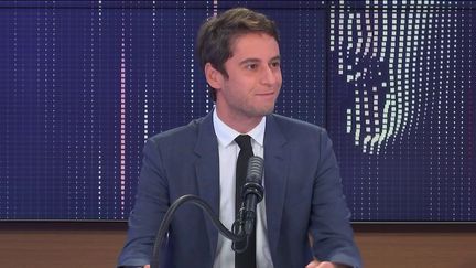 Gabriel Attal,&nbsp;porte-parole du gouvernement était l'invité du "8h30&nbsp;franceinfo", lundi 28 juin 2021. (FRANCEINFO / RADIOFRANCE)