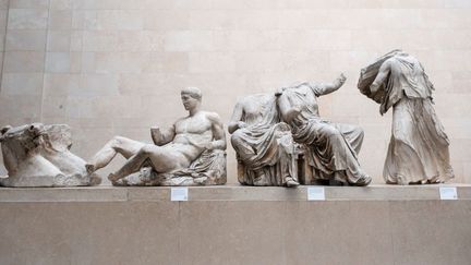 Des sculptures de marbre du Parthénon exposées au British Museum à Londres (Royaume-Uni), le 24 août 2022. (MIKE KEMP / IN PICTURES / GETTY IMAGES)