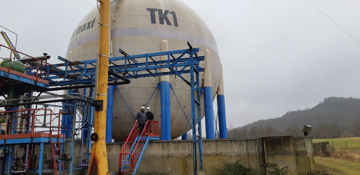 C'est dans cette cuve qu'est entreposé l'ammoniac, un produit très dangereux. (ETIENNE MONIN / RADIO FRANCE)