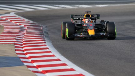 Max Verstappen (Red Bull) lors de la troisième et dernière journée de tests de présaison à Bahreïn, le 12 mars 2022 (GIUSEPPE CACACE / AFP)