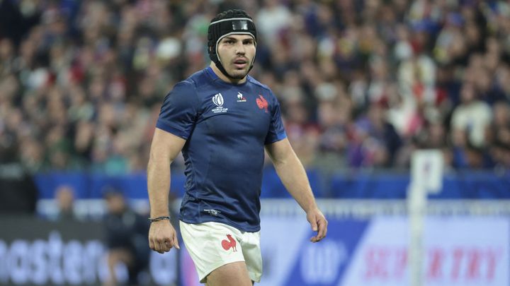 Antoine Dupont, lors du quart de finale de la Coupe du Monde contre l'Afrique du Sud, le 15 octobre 2023 au stade de France. (JEAN CATUFFE / AFP)