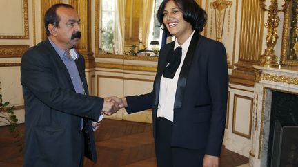 Le secr&eacute;taire g&eacute;n&eacute;ral de la CGT, Philippe Martinez, rencontre la ministre du Travail,&nbsp;Myriam El Khomri, &agrave; Paris le 10 septembre 2015. (THOMAS SAMSON / AFP)