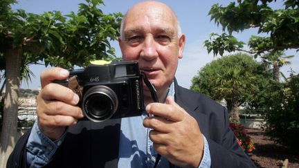 Le photographe et r&eacute;alisateur Raymond Depardon &agrave; Cannes (Alpes-Maritimes), le 20 mai 2007. (FRANÇOIS GUILLOT / AFP)