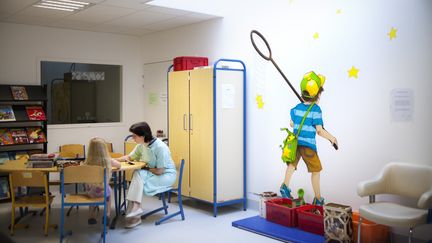 Une unité pédiatrique d'un hôpital de Haute-Savoie, le 21 novembre 2016.&nbsp; (AMELIE-BENOIST / BSIP / AFP)