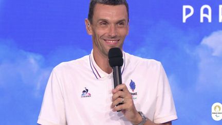 Jules Ribstein a décroché la médaille d’or dans la catégorie PTS2 du triathlon, ce lundi 2 septembre. Il était l’invité du 20 heures de France 2, avec Alexis Hanquinquant, lui aussi médaillé d’or dans la catégorie PST4.