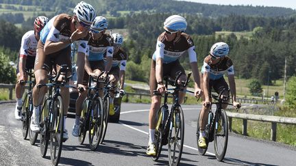 L'équipe cycliste AG2R-La Mondiale à l'entraînement au Chambon sur Lignon (Haute-Loire) le 20 juin 2018 (PHOTO PHILIPPE VACHER / MAXPPP)