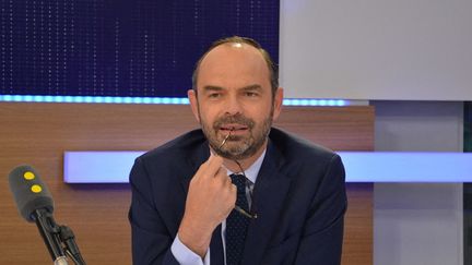 Edouard Philippe dans le studio de franceinfo le 14 juin 2017 (JEAN-CHRISTOPHE BOURDILLAT / FRANCE-INFO)