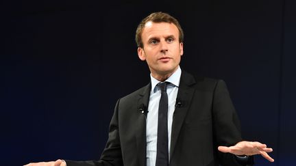 Emmanuel Macron lors d'un meeting du mouvement "En Marche" au Mans (Sarthe), le 11 octobre 2016. (JEAN-FRANCOIS MONIER / AFP)