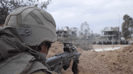 L’entrée des journalistes internationaux à Gaza est contrôlée par l’armée israélienne. Les équipes de France 24 ont pu se rendre sur place. Reportage.