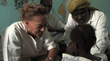 Retour de Sophie Pétronin au Mali : "Je suis chez moi", se défend l’ex-otage (FRANCE 2)