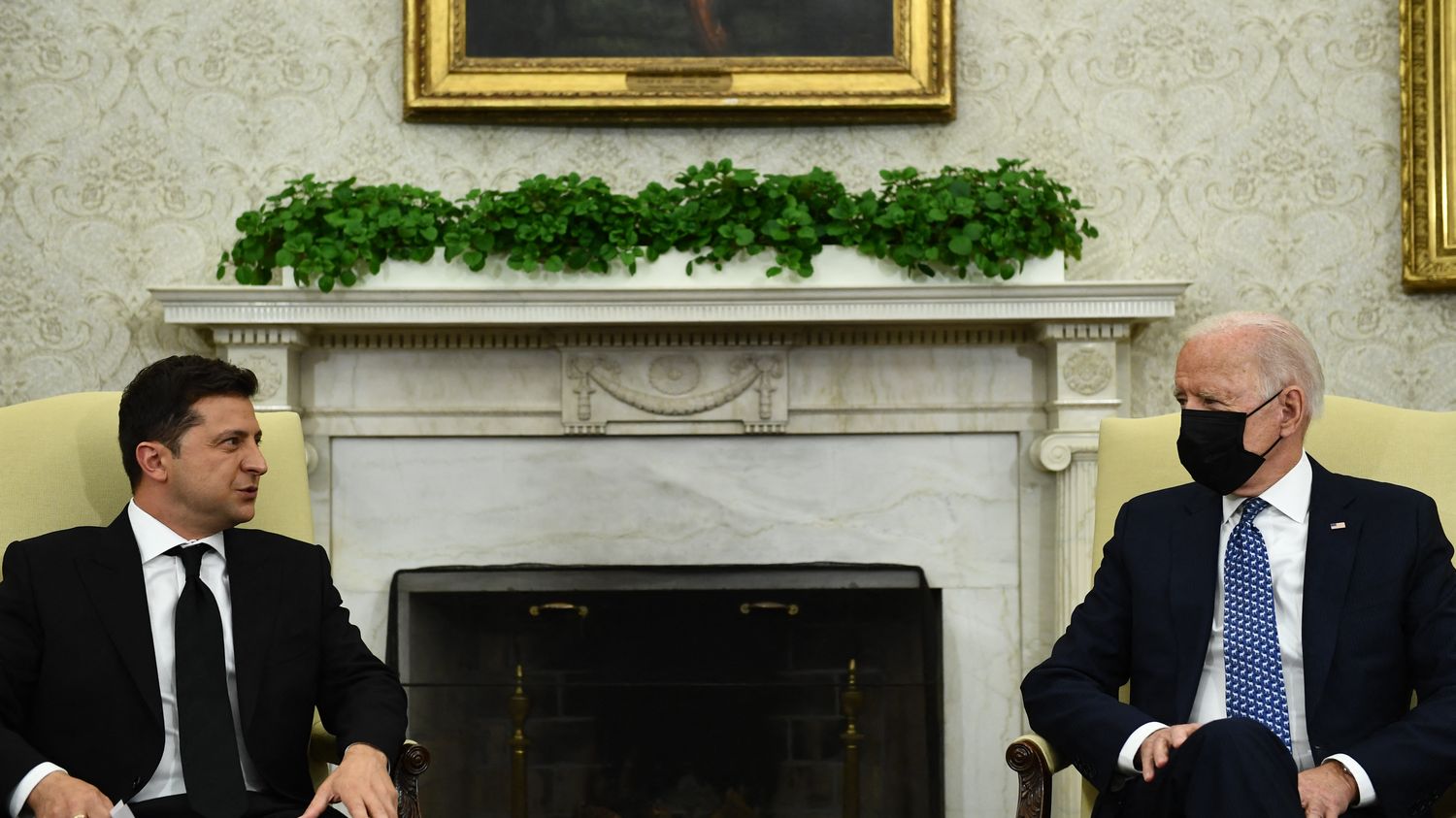 Die Präsidenten der Vereinigten Staaten und der Ukraine vereinbaren, die „Diplomatie“ und „Abschreckung“ gegen Moskau fortzusetzen