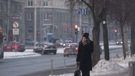 Dans la rue à Vilnius, capitale de la Lituanie, le 6 janvier 2016. (Mindaugas Kulbis/AP/SIPA)