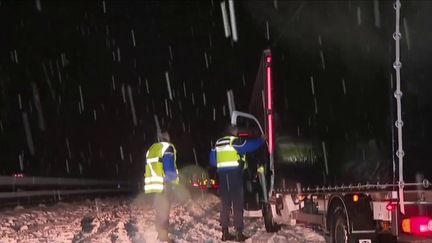 Ain : 2 000 automobilistes bloqués sur l'A40 à cause de la neige