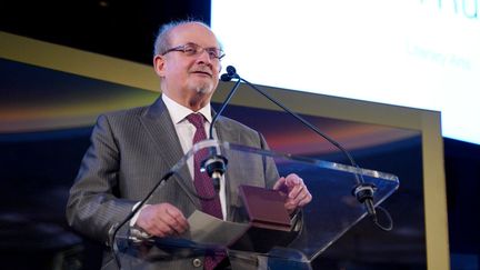 3 mars 2020. 35e&nbsp;Academy Of The Arts Achievement Awards&nbsp;à New York avec Salman Rushdie, l'auteur britannique des "Versets sataniques" en 1988, défendu et soutenu par le Pen Club.&nbsp; (SEAN ZANNI / PATRICK MCMULLAN / GETTY IMAGES)