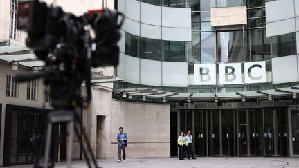 Le siège de la BBC à Londres (Royaume-Uni), le 9 juillet 2023. (HENRY NICHOLLS / AFP)