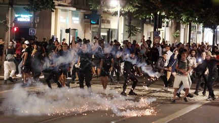 A Nice, des tensions entre manifestants et les forces de l'ordre ont eu lieu dans la nuit du 1er au 2 juillet. (CYRIL DODERGNY / MAXPPP)