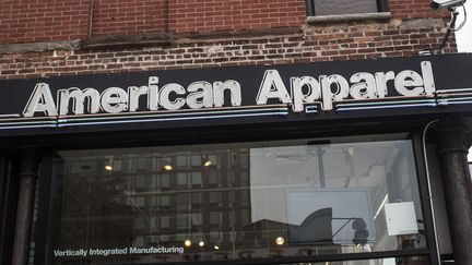 Une boutique American Apparel, &agrave; New York, le 19 juin 2014. (ANDREW BURTON / GETTY IMAGES NORTH AMERICA / AFP)