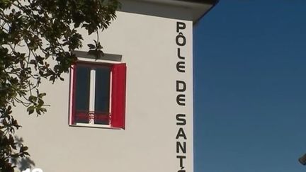 A Buros&nbsp;(Pyrénées-Atlantiques), une maison médicale neuve reste vide, faute de médecin (FRANCE 2)