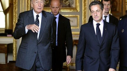 Val&eacute;ry Giscard d'Estaing et Nicolas Sarkozy le 19 septembre 2011 &agrave; l'H&ocirc;tel de la Marine &agrave; Paris. (MIGUEL MEDINA / AFP)