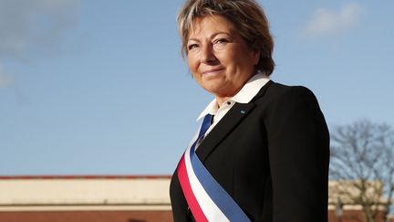 La maire de Calais (Pas-de-Calais), Natacha Bouchart, le 16 janvier 2018 devant sa mairie. (BENOIT TESSIER / AFP)