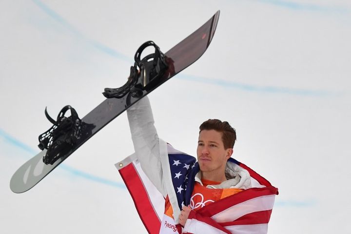 L'Américain Shaun White a confirmé sur sa planche que le statut de légende de la discipline qui l'escorte depuis des années restait absolument mérité. (MARTIN BUREAU / AFP)