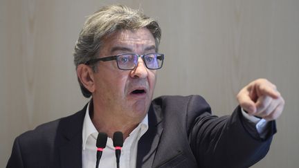 Jean-Luc Mélenchon, leader de La France insoumise, lors d'une conférence de presse, à Paris, le 12 septembre 2019. (LIONEL BONAVENTURE / AFP)