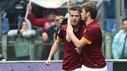 Miralem Pjanic félicité par Adem Ljajic 