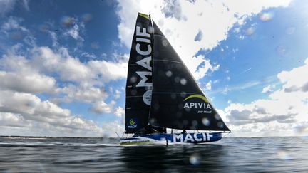 Vendée Globe 2024 : Charlie Dalin passe en tête le cap de Bonne-Espérance