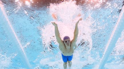 Léon Marchand during the 200m medley heats of the Paris Olympics, on August 1, 2024, at the Paris La Défense Arena in Nanterre. (MANAN VATSYAYANA / AFP)