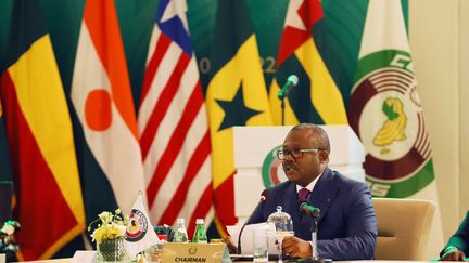 Le président de la Guinée-Bissau, Umaro Sissoco Embalo, s'exprime après avoir été élu président de la Communauté économique des Etats d'Afrique de l'Ouest (Cédéao) lors de la 61e session ordinaire de l'organisation à Accra, au Ghana, le 3 juillet 2022. (NIPAH DENNIS / AFP)