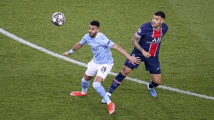 Paredes au duel avec Mahrez. (JEAN CATUFFE / JEAN CATUFFE)