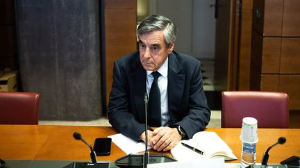 Regarder la vidéo Emplois fictifs à l'Assemblée nationale : à quelle peine sera condamné François Fillon par la cour d'appel de Paris ?