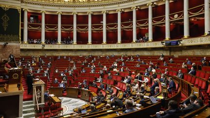 Débats sur le pass vaccinal à l'Assemblée nationale, le 3 janvier 2022. (OLIVIER CORSAN / MAXPPP)