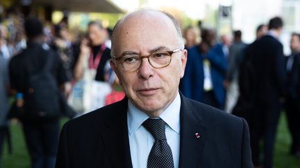 Bernard Cazeneuve à la conférence d'été du Medef à l'hippodrome de Longchamp, le 30 Août 2022. (ALEXIS SCIARD / MAXPPP)