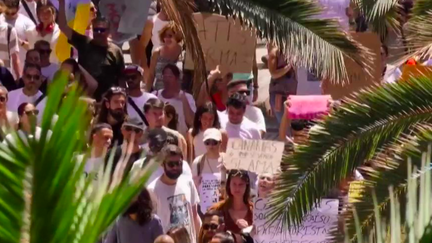 Espagne : des manifestations pour protester contre le surtourisme dans les îles Canaries (France 2)