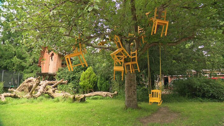 Le parc du Moulin Jaune de Slava Polunin à Crécy-la-Chapelle (Seine-et-Marne) (France 3 Paris Ile de France)