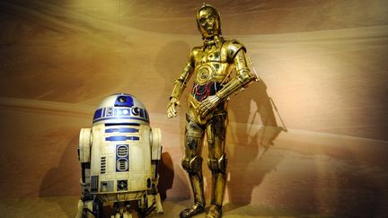 R2D2 (à gauche) et C3PO (à droite), deux robots de "Star Wars".
 (TIM WHITBY / WIREIMAGE)