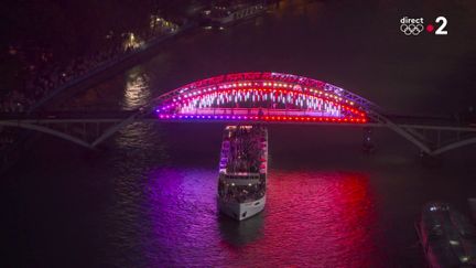 La délégation française lors de la cérémonie d'ouverture de Paris 2024, le 24 juillet.