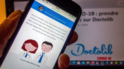 Les inscriptions sur Doctoblib ont fortement bondi après les annonces d'Emmanuel Macron lundi 12 juillet.&nbsp; (BRUNO LEVESQUE / MAXPPP)