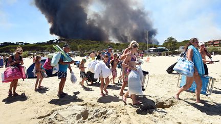 Quelques 12.000 personnes ont été evacué au plus fort de l'incendie. Tous ont pu regagner leurs logements.&nbsp; (ANNE-CHRISTINE POUJOULAT / AFP)