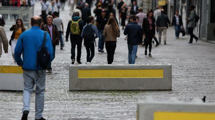 Le ville de Lille (Nord) a installé des blocs de béton pour empêcher d'éventuelles intrusion de véhicules (21 août 2017).&nbsp; (BAZIZ CHIBANE / MAXPPP)