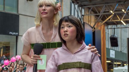 "Okja" : photo du film avec Seo-hyun Ahn et Tilda Swinton
 (Netflix France)