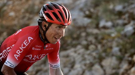 Le coureur Nairo Quintana, le 13 septembre 2020 sur le Tour de France, au col du Grand Colombier (Ain). (KENZO TRIBOUILLARD / AFP)